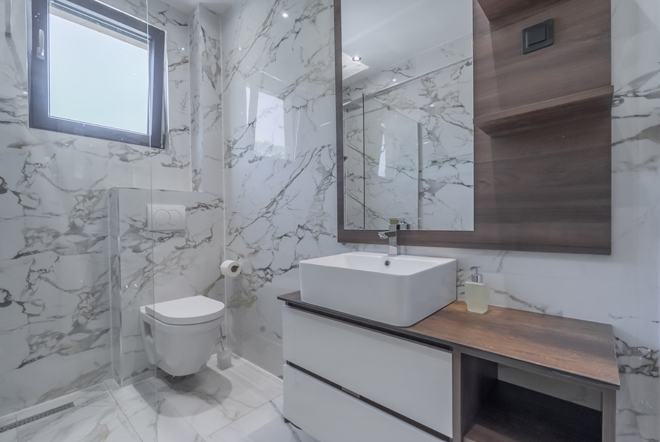 Image of Hotel - 20 Bedrooms - 22 Bathrooms for Sale in Bar-Dobre Vode-Montenegro, Image 9